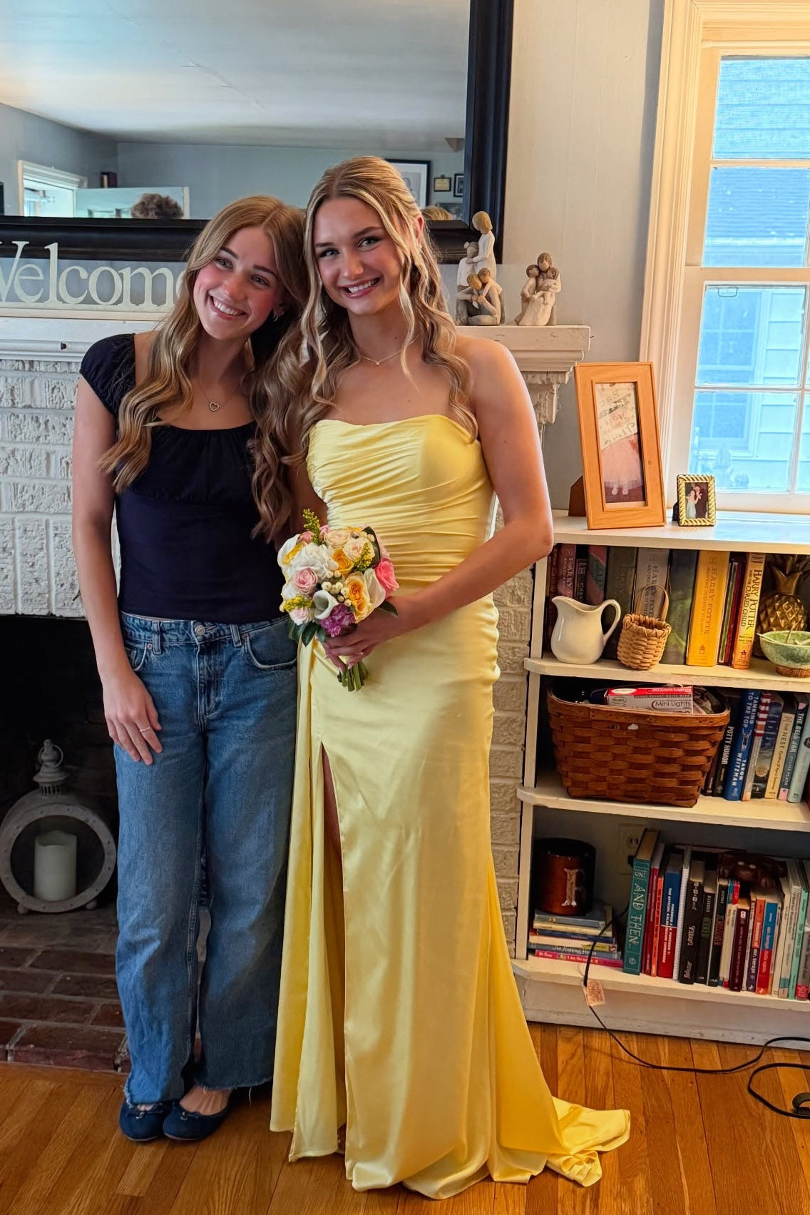 long yellow dress train Ruched Satin with – VOAND Color:Rosy Sunset Embroidered Lace Bodice Teenager'S Teen Knotted Neckline