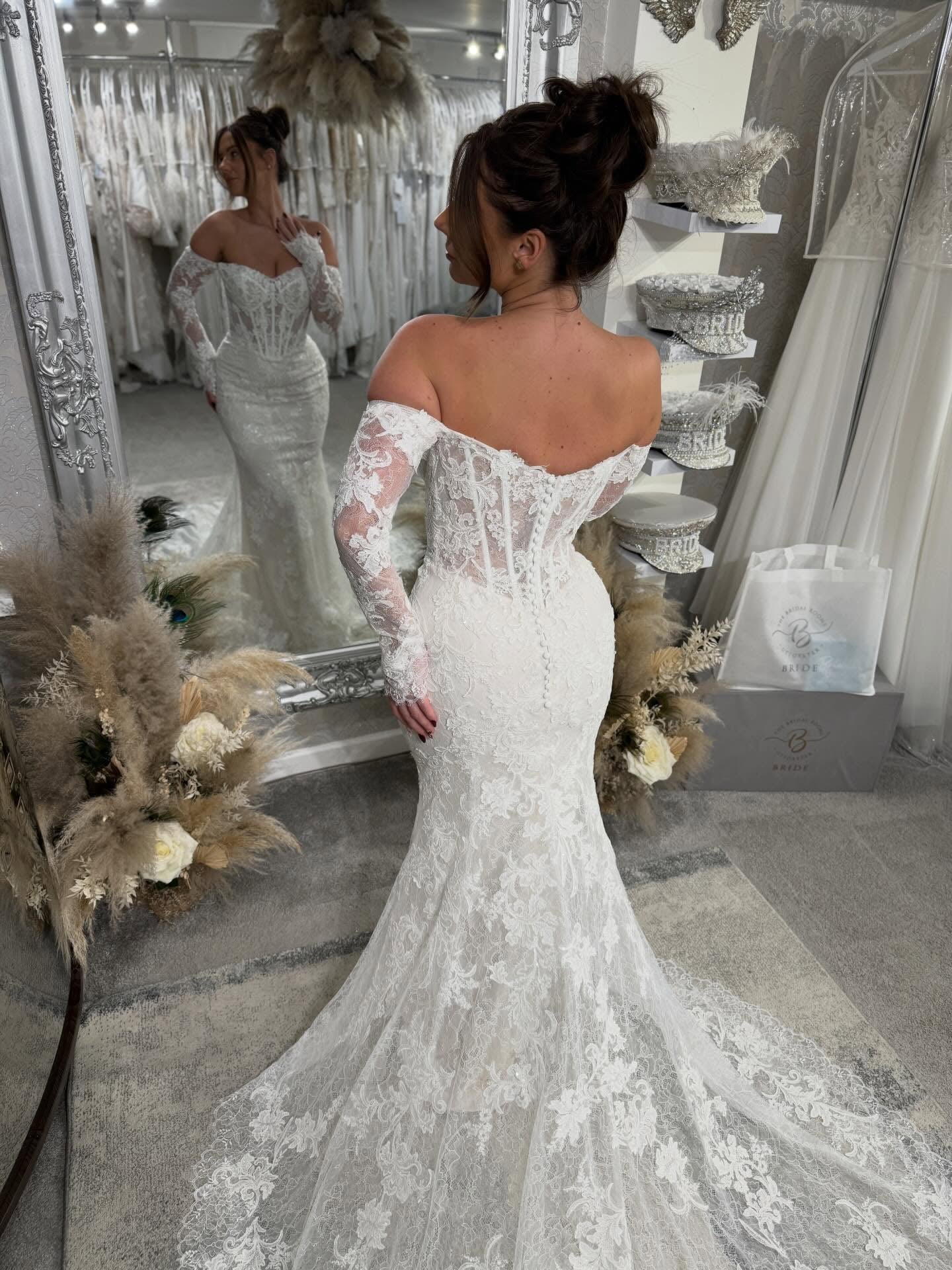 Corset Bodice Lace Mermaid Wedding Dress with Long Sleeves