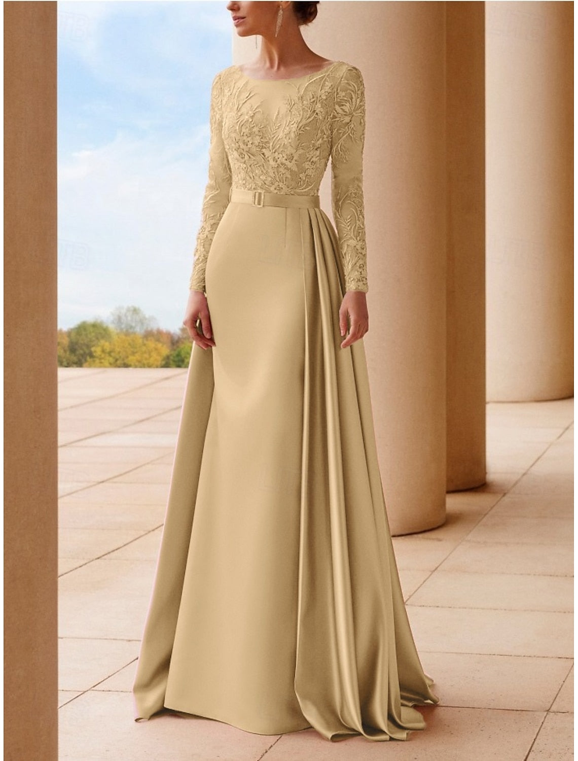 Long Sleeve Applique Mermaid Court Train Floor-Length Evening Dress