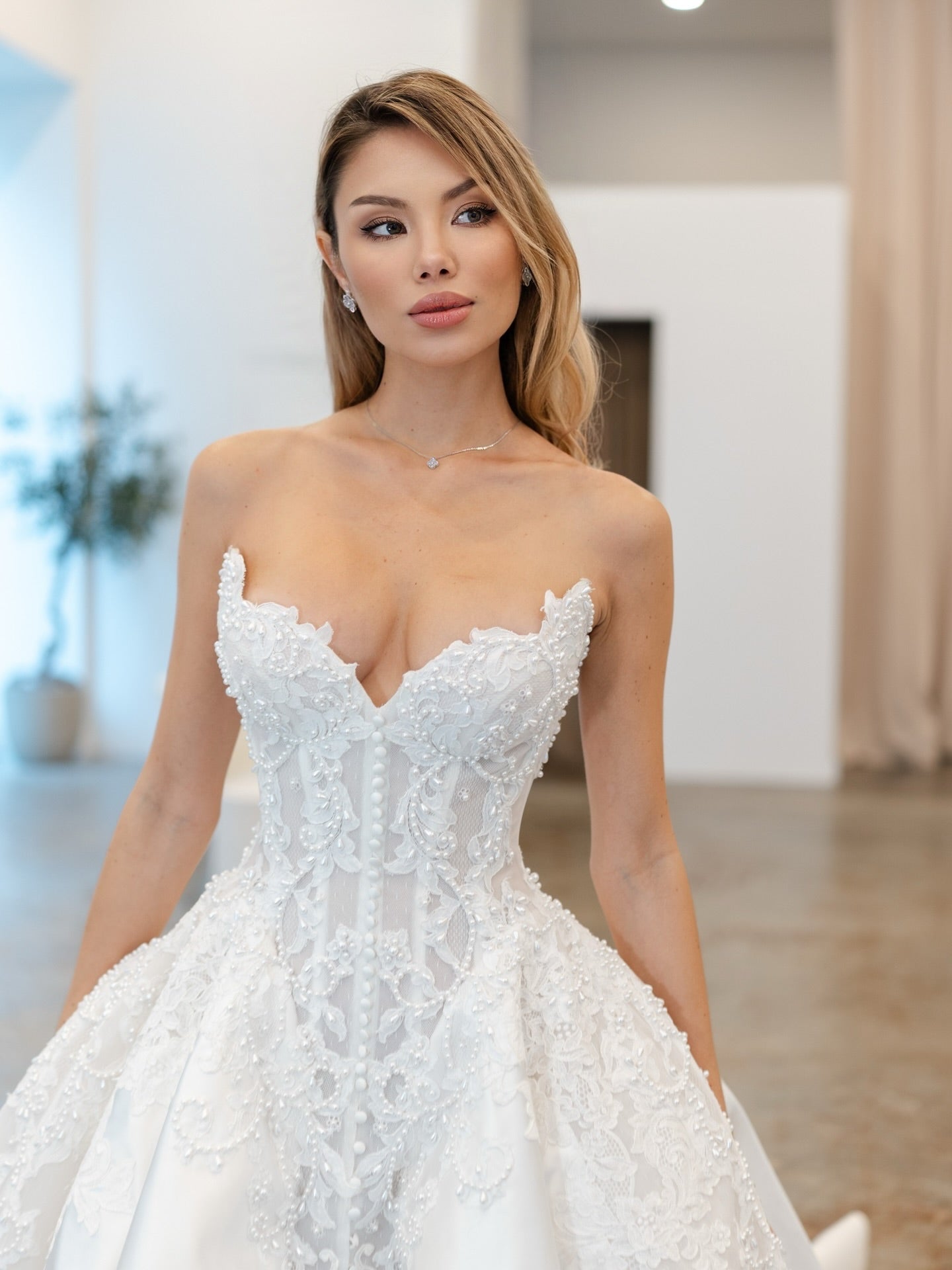 Sweetheart Sleeveless A-Line Side Slit Floor-Length Wedding Dress