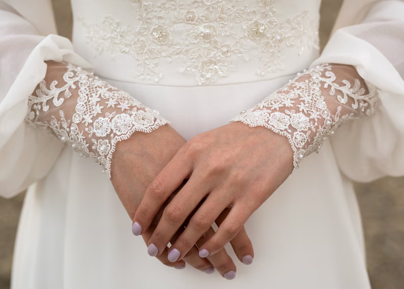 Ivory lace wedding dress, long-sleeve button back long train gown lace  chiffon Wedding Dresses