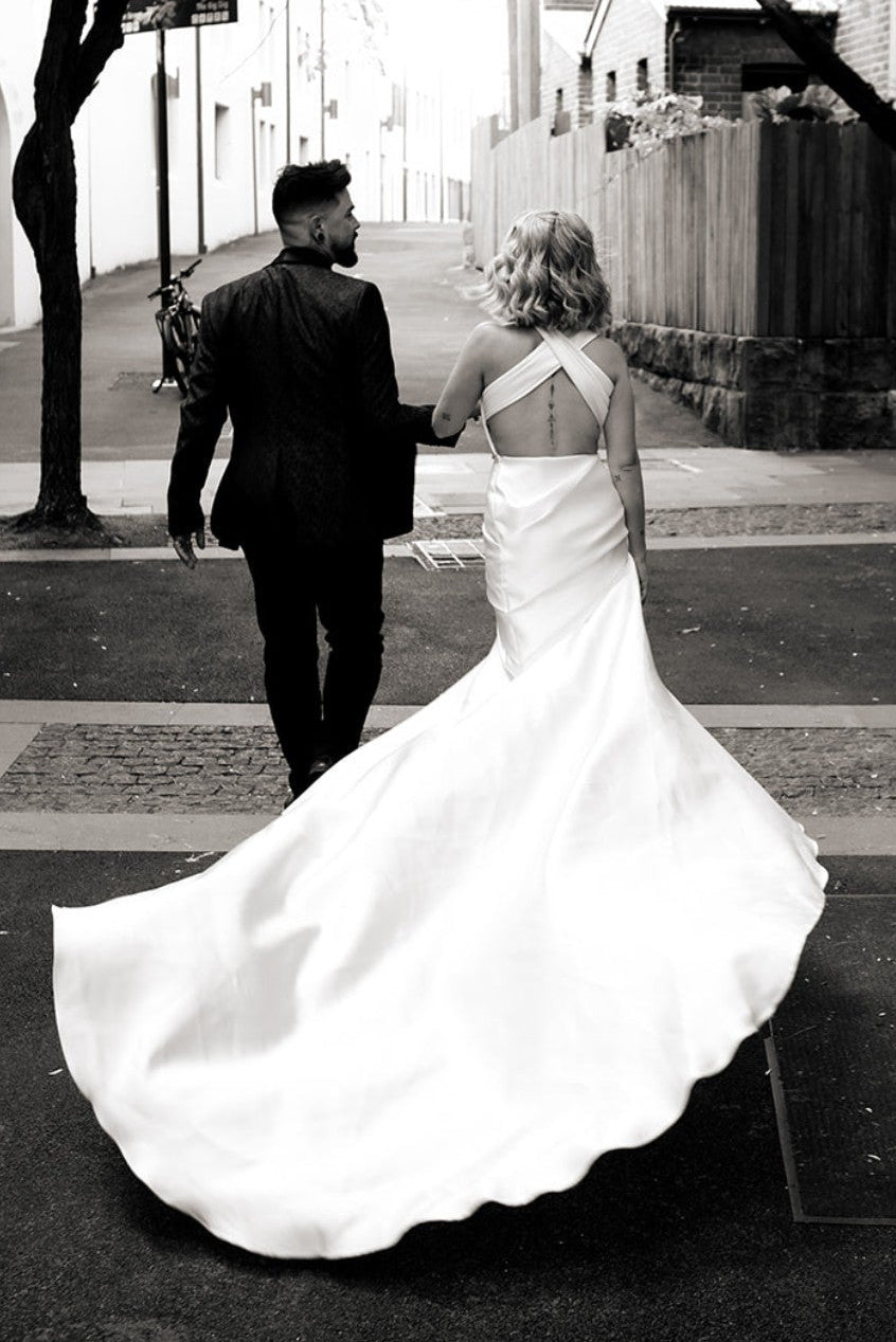 High Neck Ivory Wedding Dresses with Side Slit      fg6929