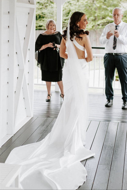 High Neck Ivory Wedding Dresses with Side Slit      fg6929