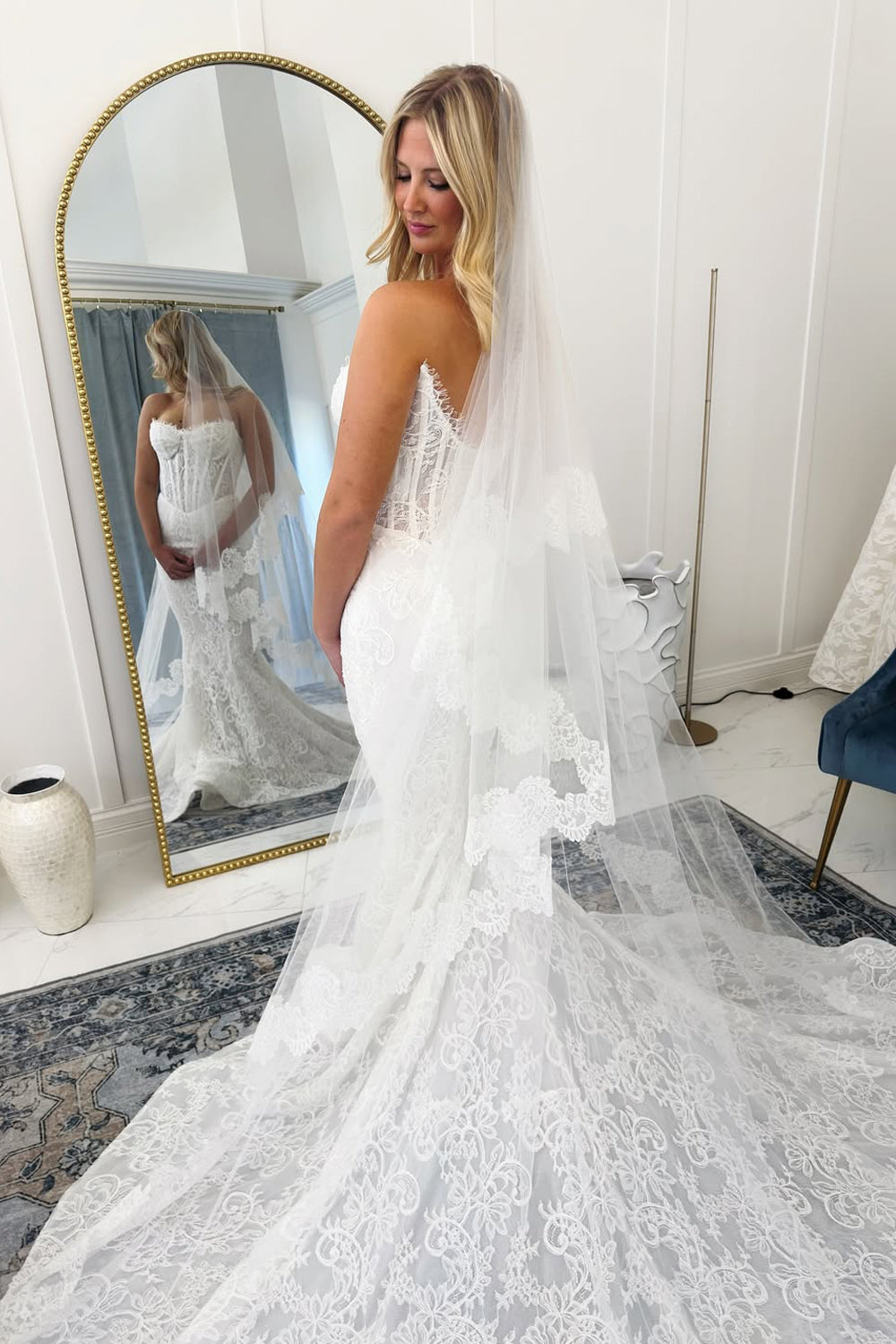 Luxurious Mermaid Scoop Neck Lace Beach Wedding Dress