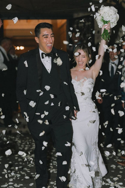 Elegant Mermaid Sweetheart White Wedding Dress with Appliques