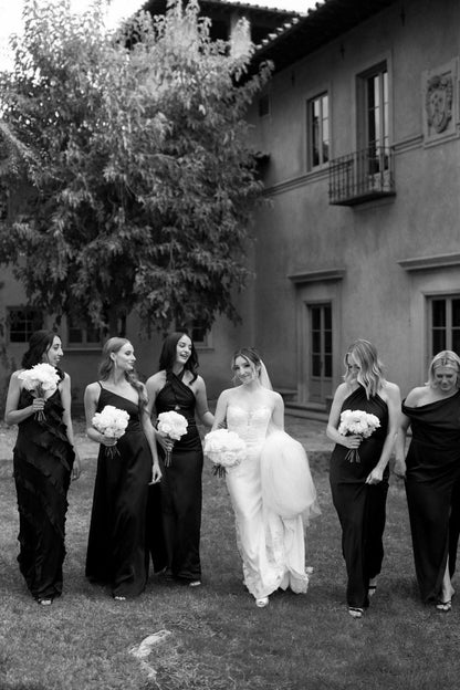 Elegant Mermaid Sweetheart White Wedding Dress with Appliques