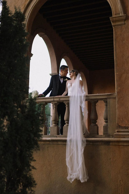 Elegant Mermaid Sweetheart White Wedding Dress with Appliques