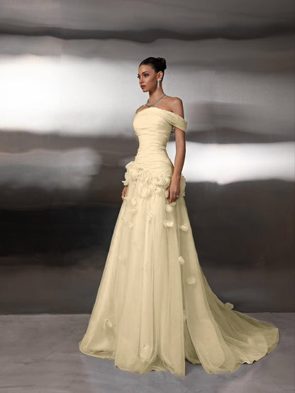 Tulle Off-The-Shoulder Strapless Sleeveless Long Prom Dress With Pleated And Flower Appliqués