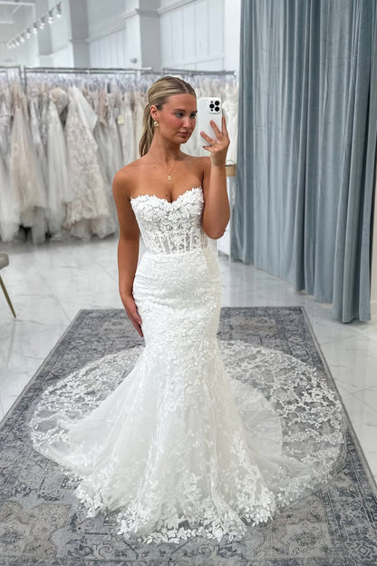 Elegant Mermaid Lace Wedding Dress with Appliques