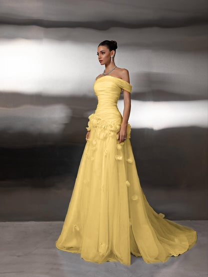 Tulle Off-The-Shoulder Strapless Sleeveless Long Prom Dress With Pleated And Flower Appliqués
