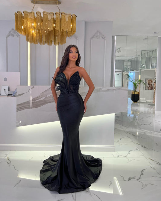 Black Stunning Feather Beaded Sweetheart Sleeveless Mermaid Prom Dress