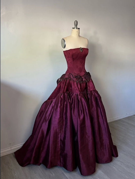 Vintage Ball Gown Strapless Burgundy Sleeveless Satin 90s Classy Prom Dresses Inspiration Party Dress Princess Graduation Dress B642