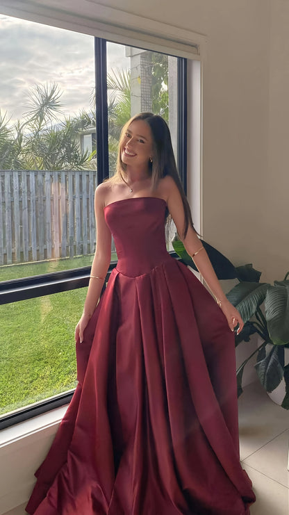 Burgundy Strapless A-line Senior Prom Dress Sleeveless Graduation Party Dresses