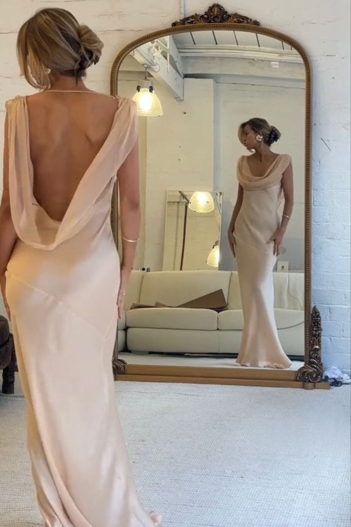 Charming Mermaid V Neck Light Pink Long evening Dress with Ruched