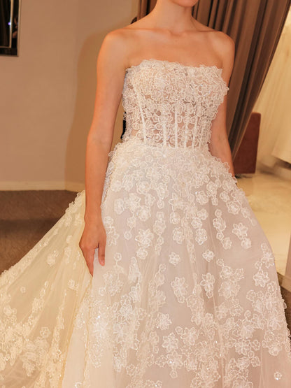 Strapless Lace Applique Sleeveless A-Line Wedding Dress