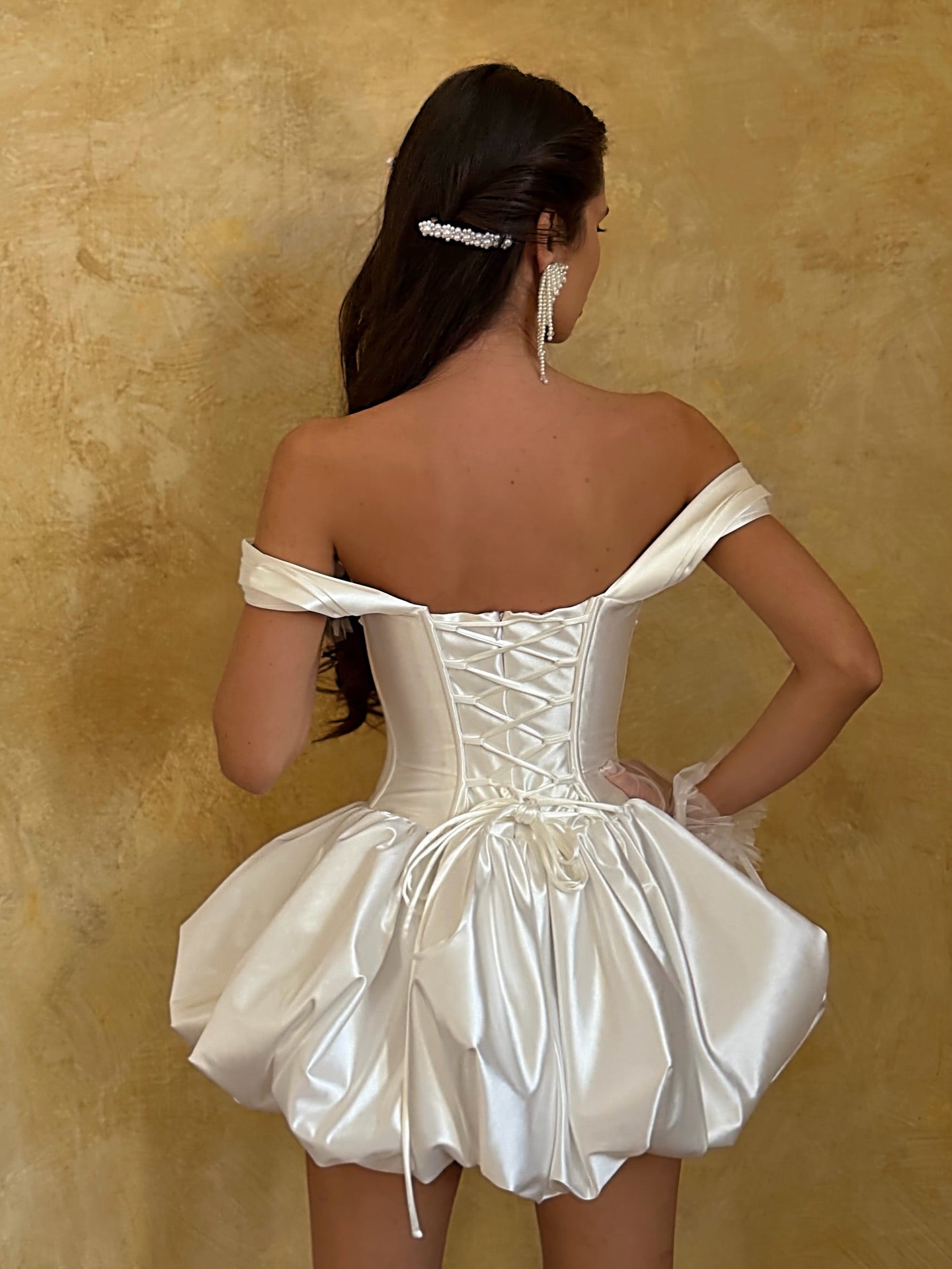 Off the Shoulder Sleeveless Ruffles Short Mini Wedding Dress