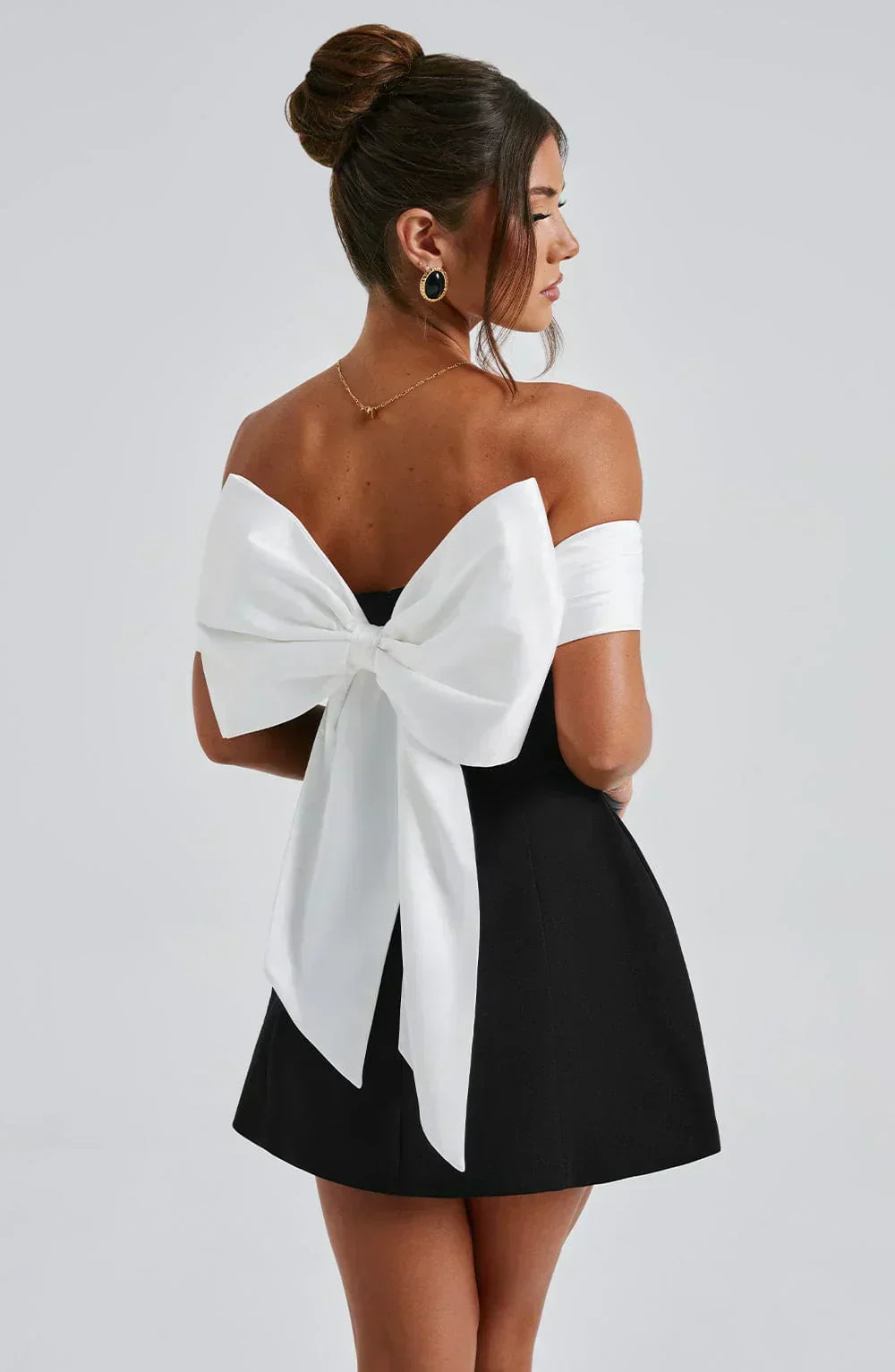 Off the Shoulder  Sleeveless Back Bow A-Line Short Mini Prom Dress