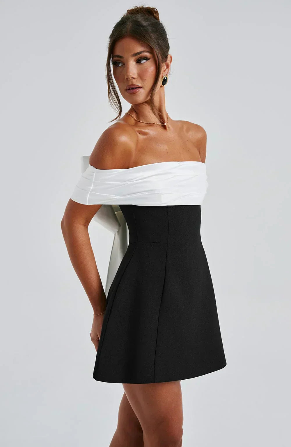 Off the Shoulder  Sleeveless Back Bow A-Line Short Mini Prom Dress