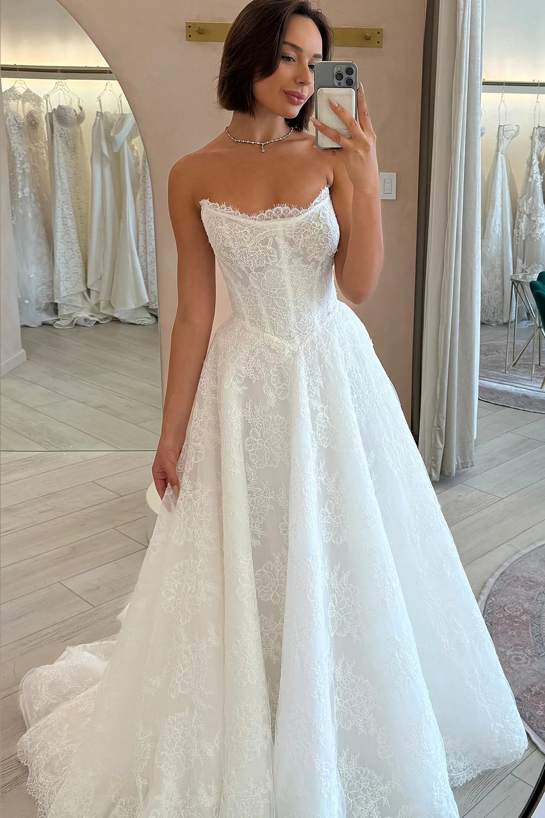 Fashion Lace A-Line Floor-Length Sweetheart Wedding Dress