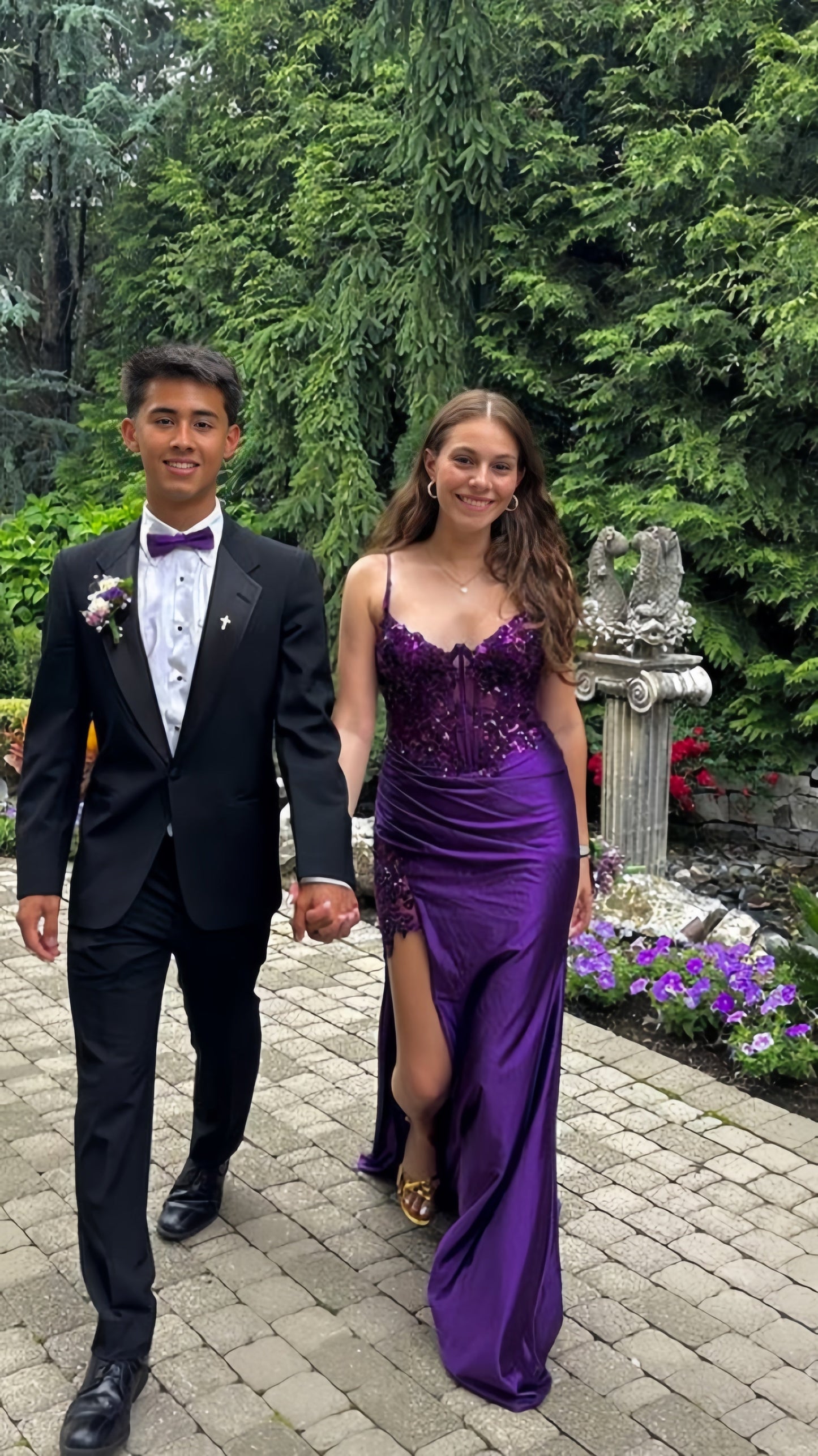 Purple V-Neck Mermaid Prom Dresses Appliques Lace Appliques Party Dress With Side Slit