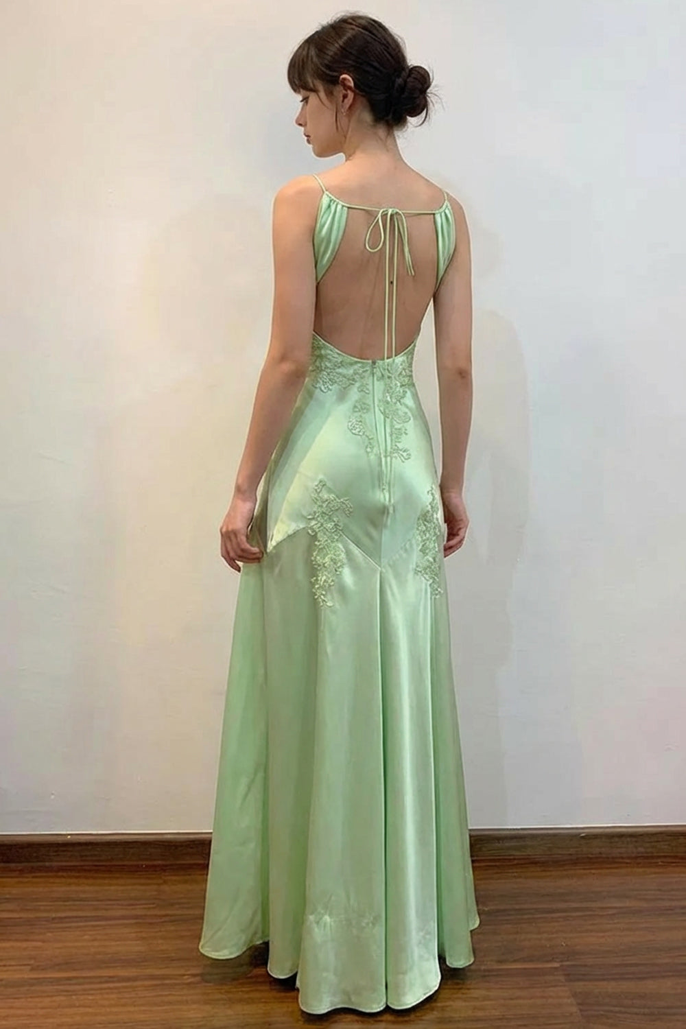 Sheath V-Neck Appliques Satin Green Prom Dress With Open Back