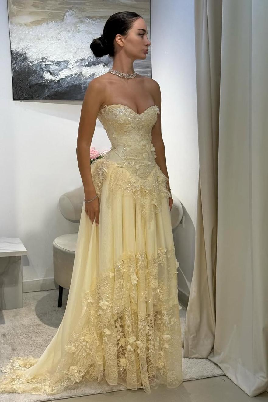 Gorgeous A Line Sweetheart Light Yellow Lace Evening Dress with Structured Bodice