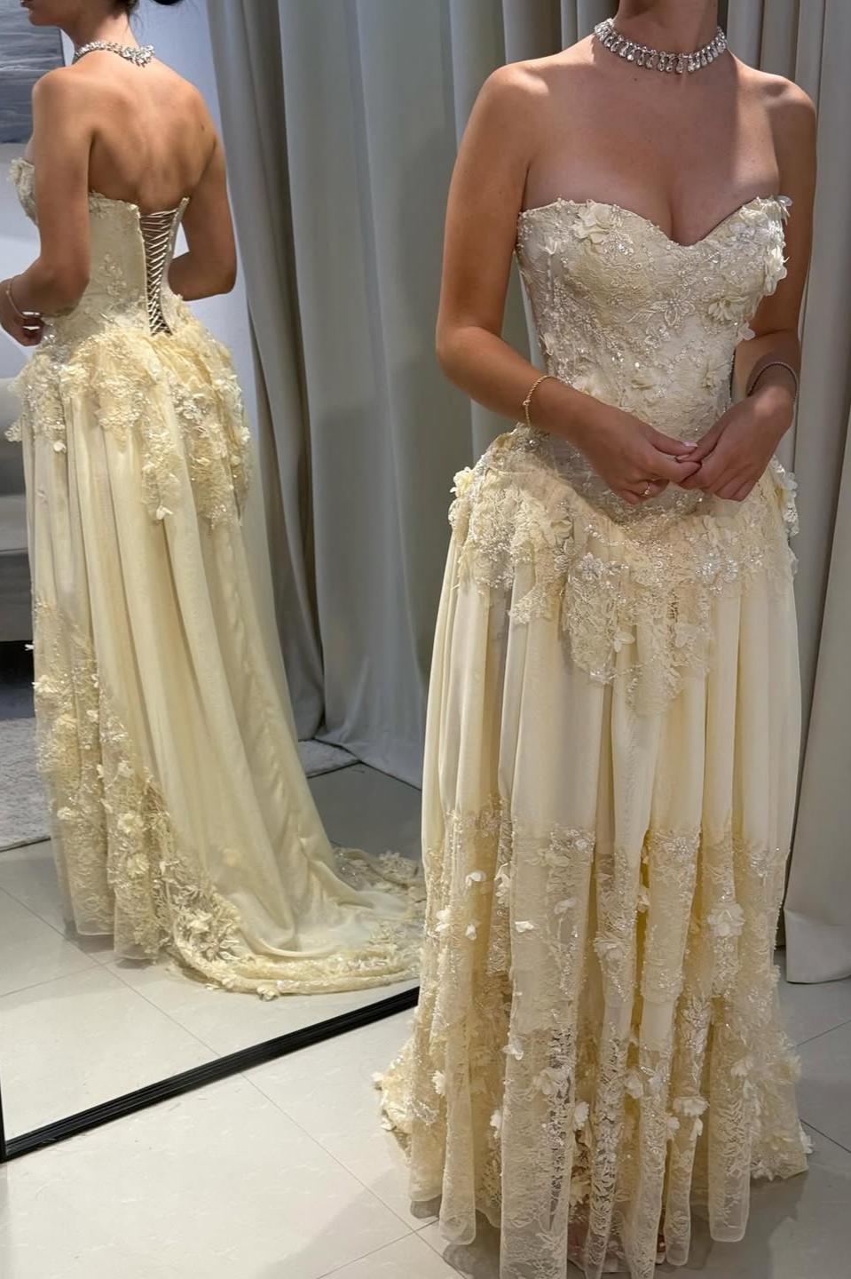 Gorgeous A Line Sweetheart Light Yellow Lace Evening Dress with Structured Bodice