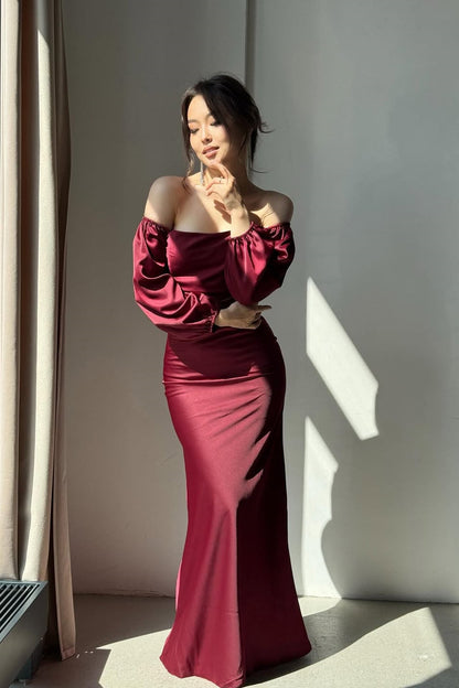 Romantic Burgundy Off-The-Shoulder Long Sleeves Satin Prom Dresses Mermaid With Pleats