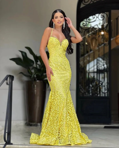 V-Neck Spaghetti Straps Sleeveless High-Waisted Long Mermaid Prom Dress With Beadings