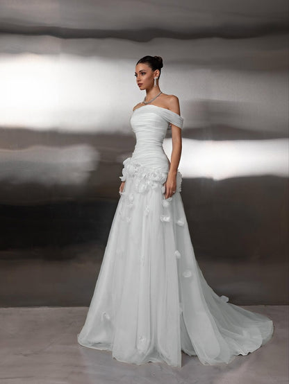 Tulle Off-The-Shoulder Strapless Sleeveless Long Prom Dress With Pleated And Flower Appliqués