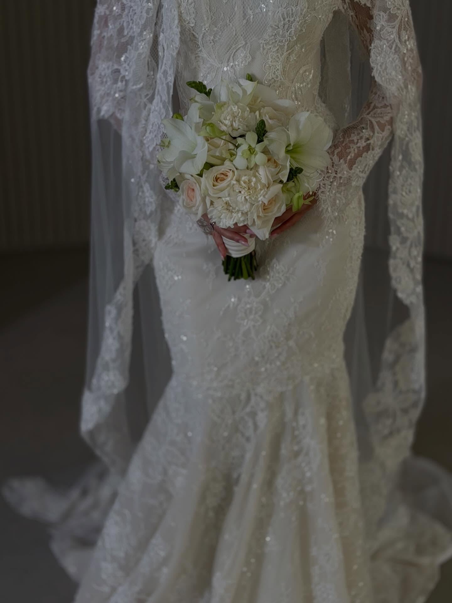 Off-the-Shoulder Lace Mermaid Wedding Dress