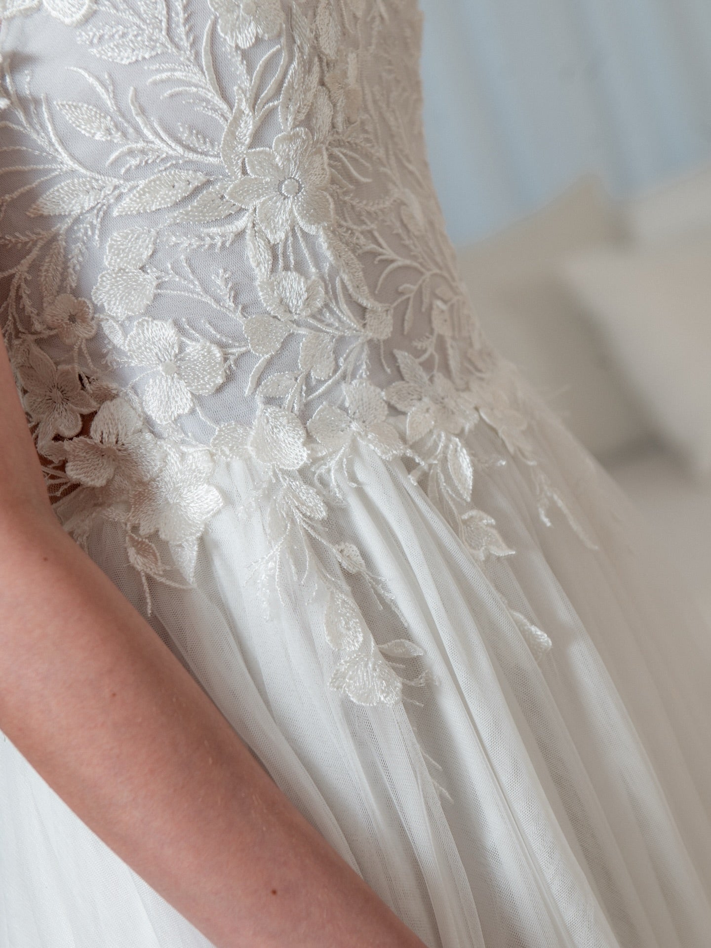 A-Line Lace and Tulle Wedding Dress with High Slit