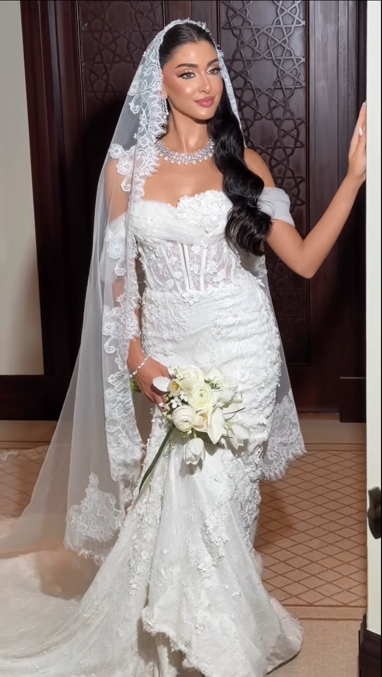 Corset Lace Mermaid Wedding Dress with Train
