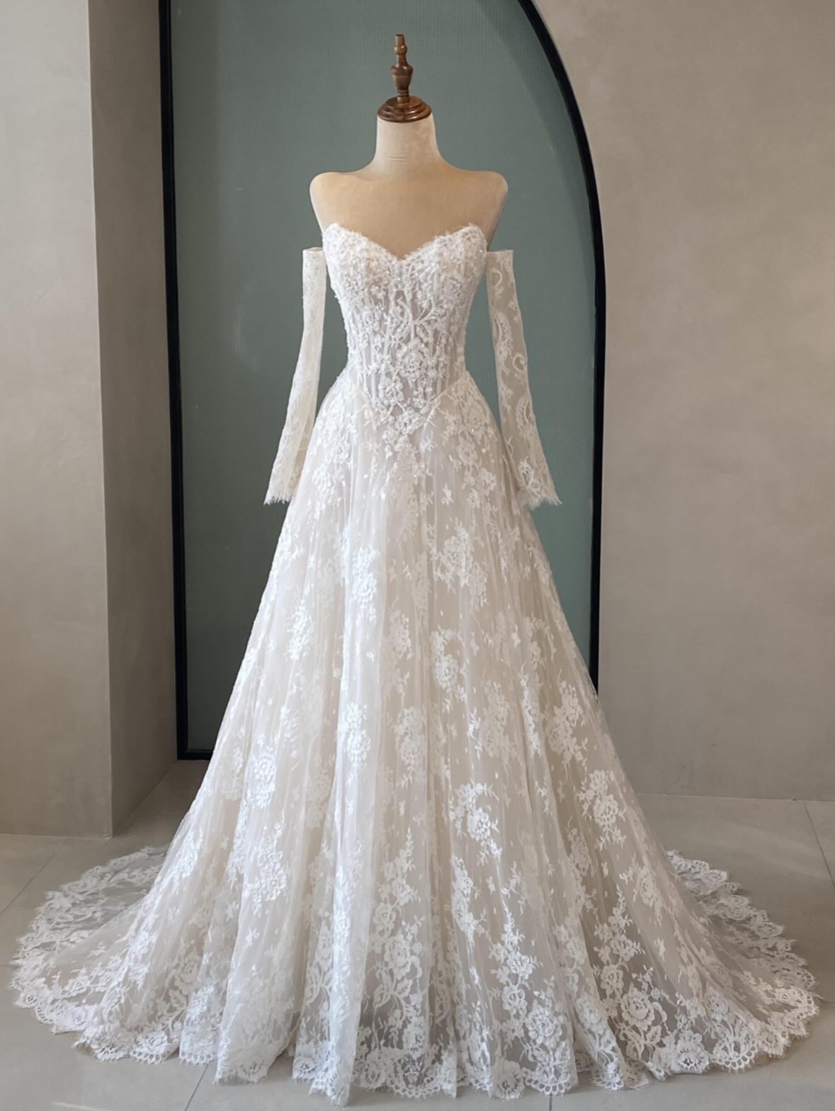 Sweetheart Off-Shoulder Lace A-Line Wedding Dress