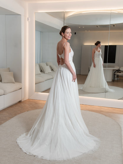 A-Line Lace and Tulle Wedding Dress with High Slit