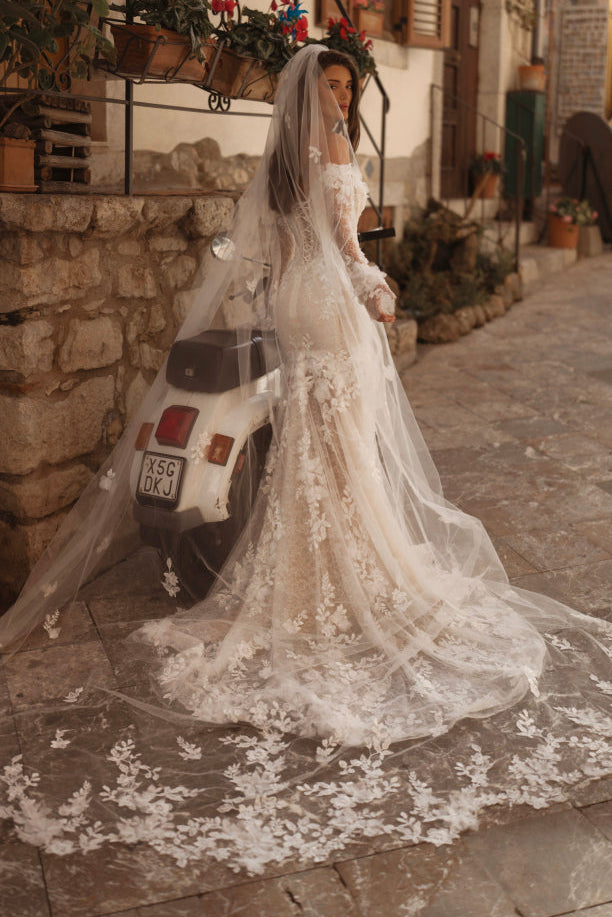 Romantic Off-the-Shoulder Lace Mermaid Bridal Gown