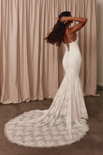 Backless Lace Mermaid Wedding Dress with Court Train