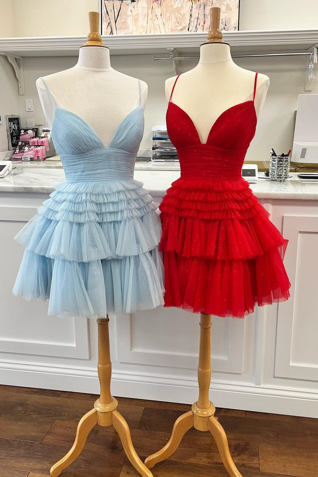Pleated V-Neck Tiered Tulle Short Homecoming Dress