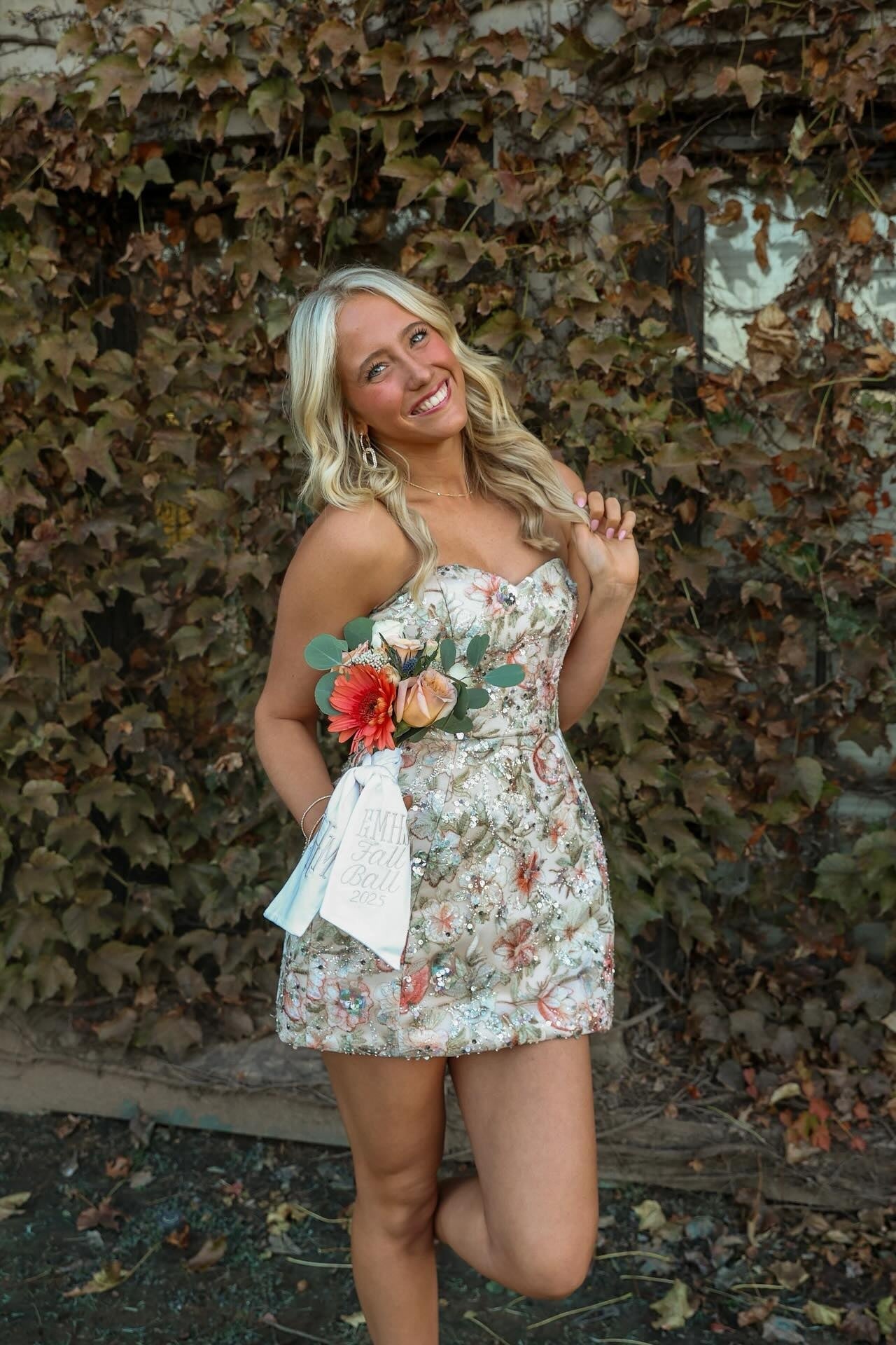 Strapless Floral Embroidered Sweetheart Mini Dress