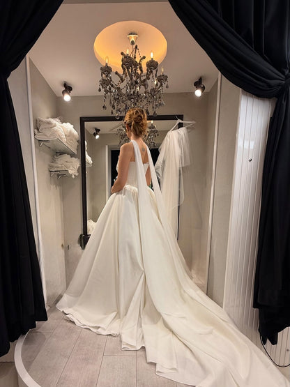 Elegant Strapless Sleeveless Applique A-Line Ruffles Floor-length Wedding Dress