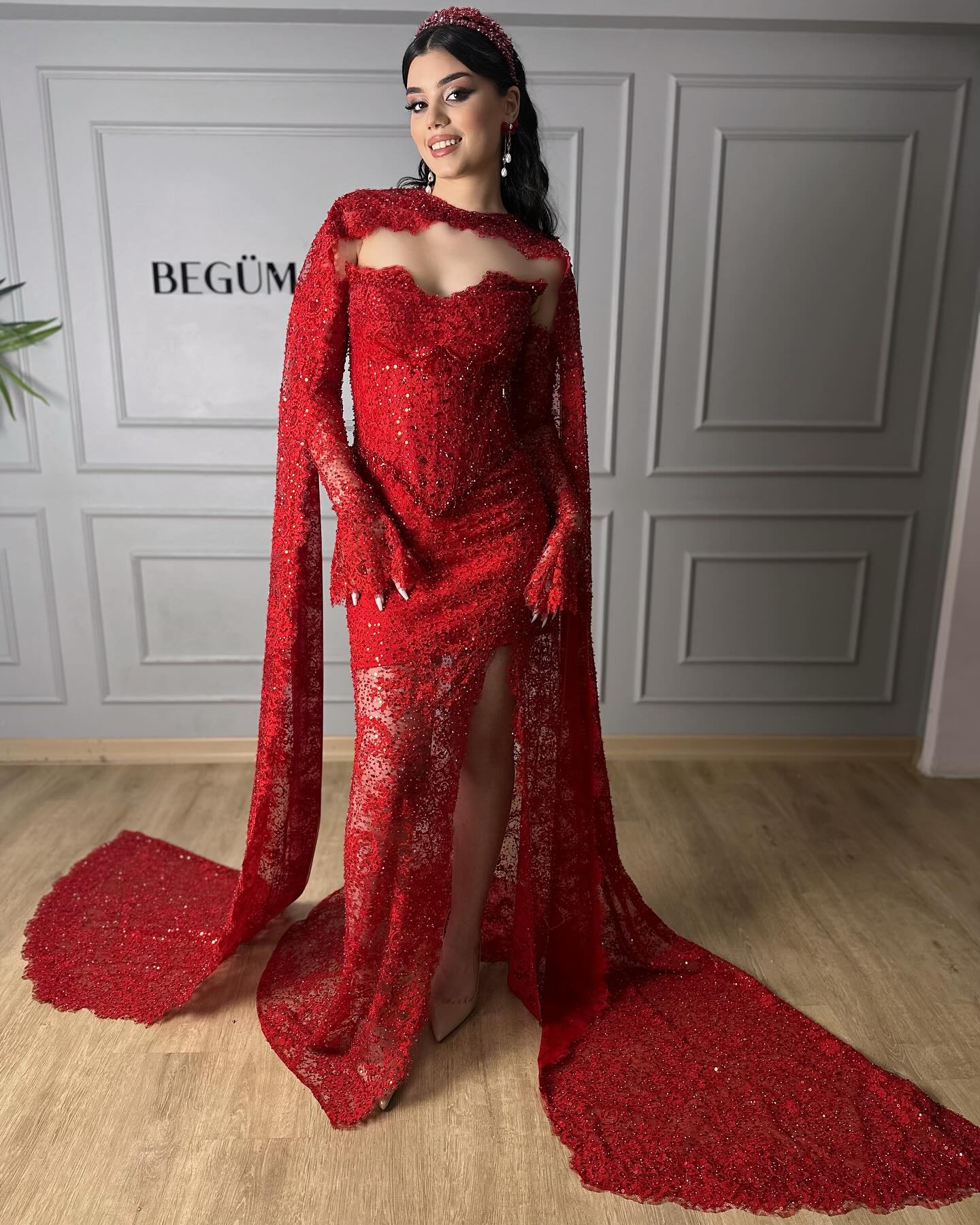 Elegant Lace Shawl Floor-Length Detachable Long Sleeve Mermaid Prom Dress