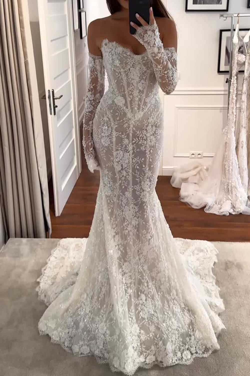 Gorgeous Mermaid V Neck Lace Long Wedding Dress with Beading