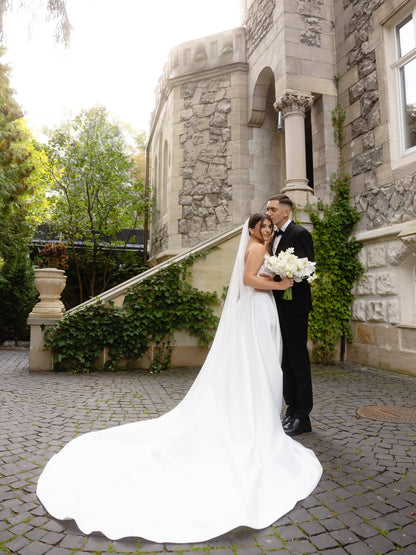 Sweetheart Sleeveless A-Line Side Slit Floor-Length Wedding Dress