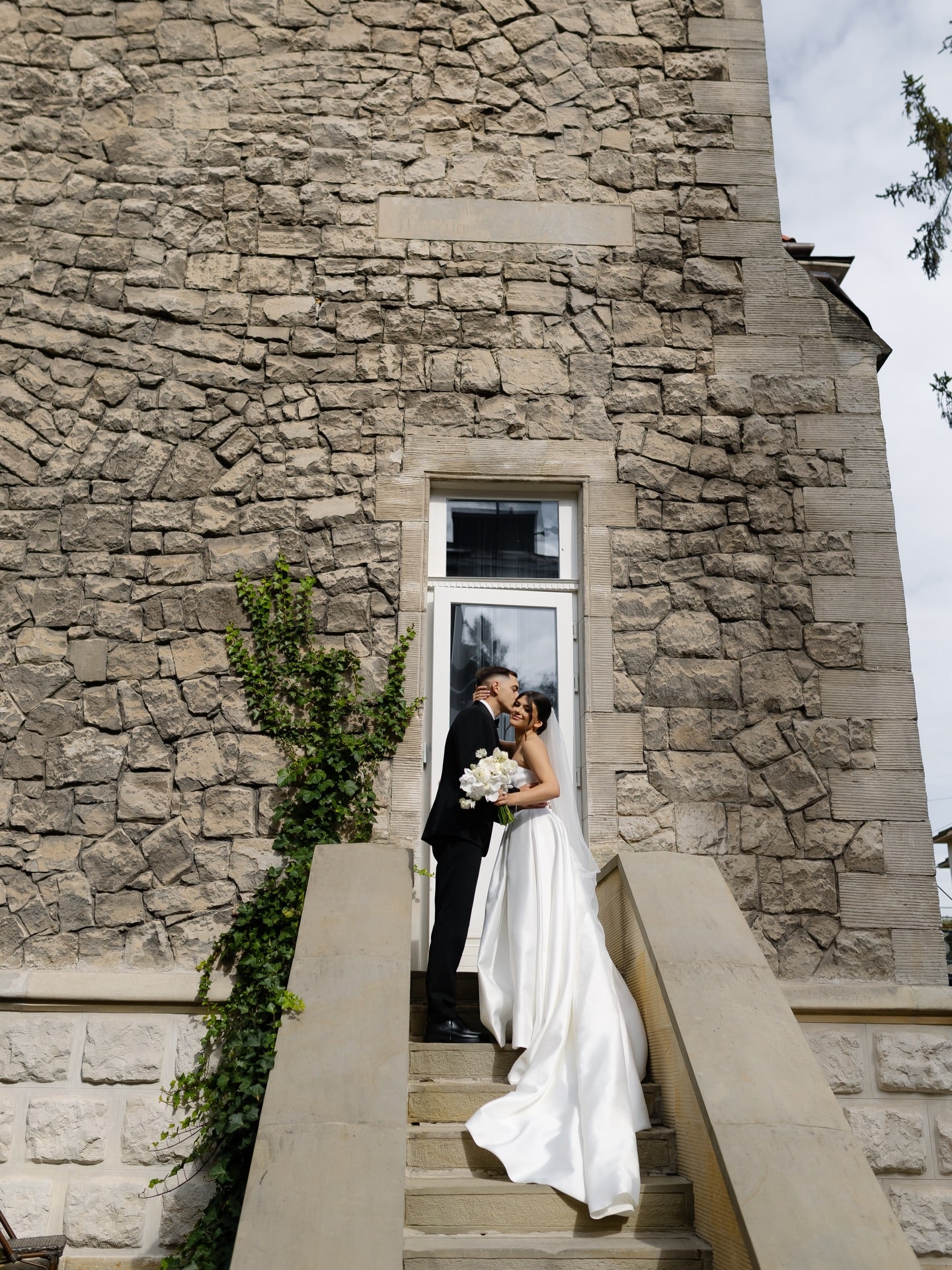 Sweetheart Sleeveless A-Line Side Slit Floor-Length Wedding Dress