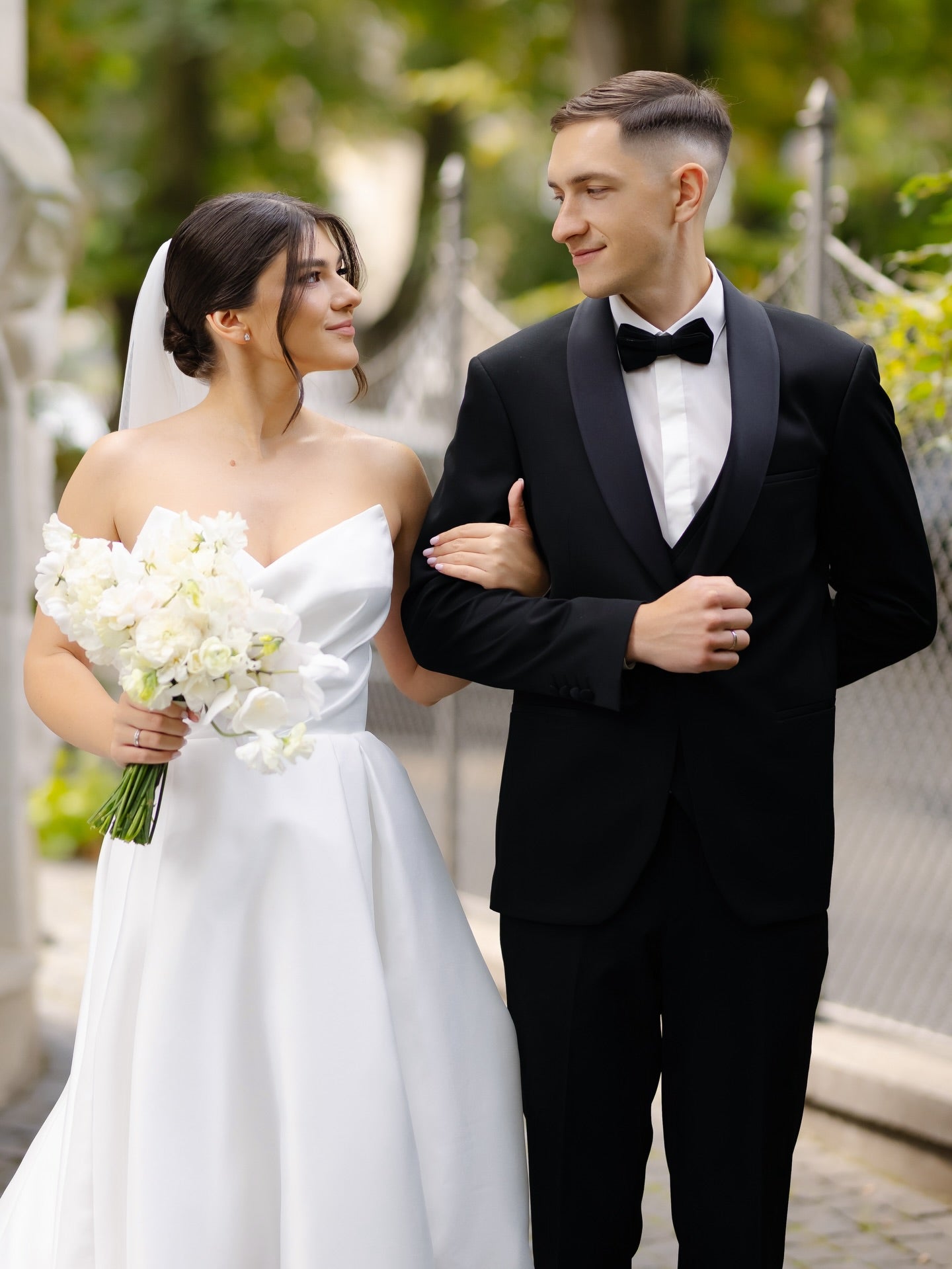 Sweetheart Sleeveless A-Line Side Slit Floor-Length Wedding Dress