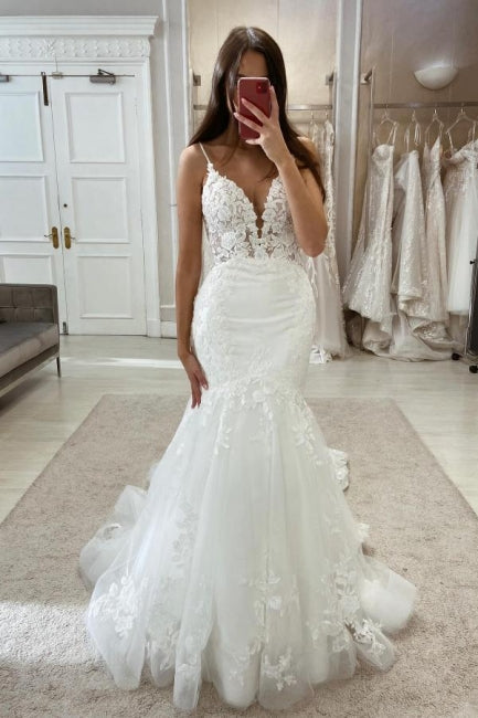 Fabulous Long Mermaid V-neck Spaghetti Straps Wedding Dresses with Lace