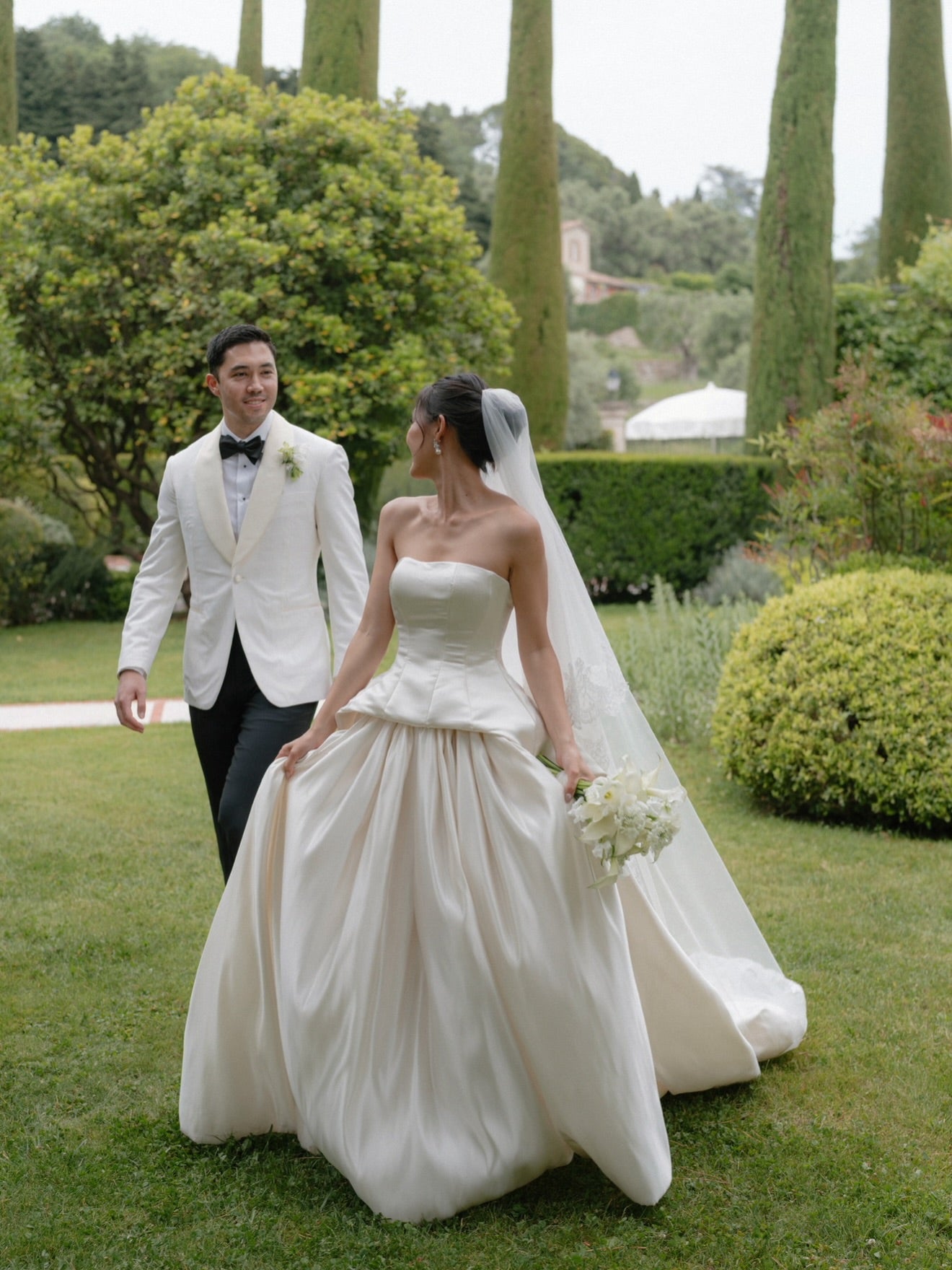 Strapless Sleeveless A-Line Floor-Length Wedding Dress