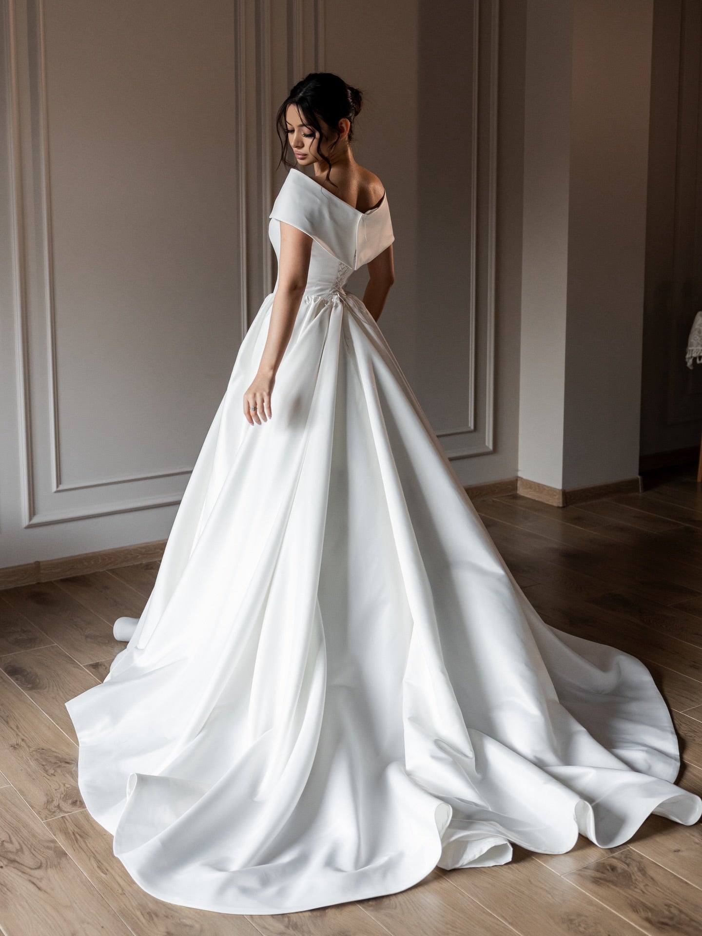 Off the Shoulder Sleeveless A-Line Floor-Length Wedding Dress