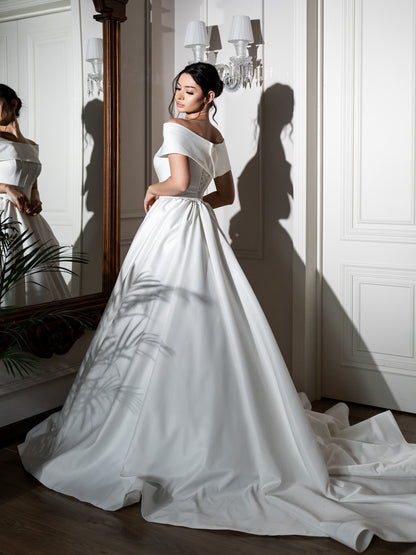 Off the Shoulder Sleeveless A-Line Floor-Length Wedding Dress