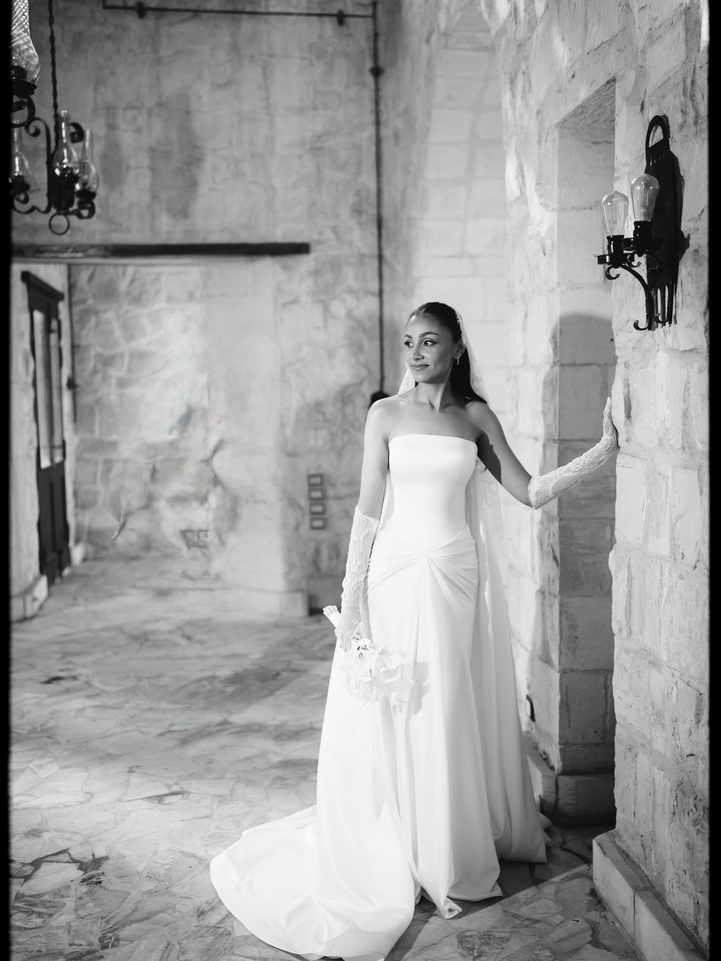 Strapless Sleeveless Lace Gloves Mermaid Floor-Length Wedding Dress